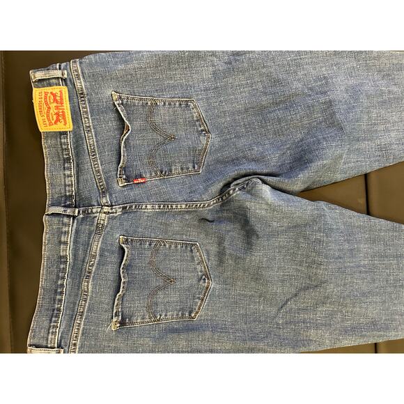 Levi's Classic Crop Size 33 Non-distressed Jeans Denim Closet Staple - Picture 7 of 7